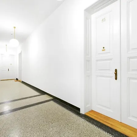 Apartment Palace Dlazdena - New Town Prague