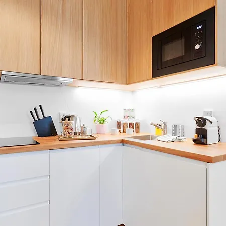 Palace Dlazdena - New Town Apartment *