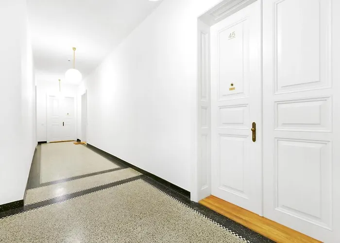 Apartment Palace Dlazdena - New Town Prague